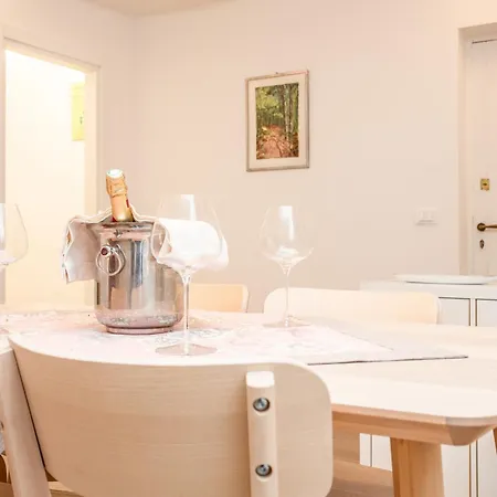 アパート La Casa Di Paola ラ・トゥイール